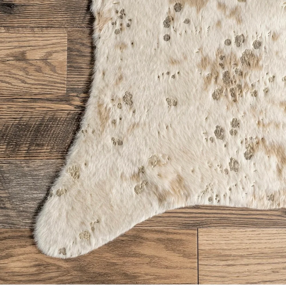 NEW West Elm Faux Cowhide Fur Extra Large White Area Rug Boho Floor - 4’ x 5’